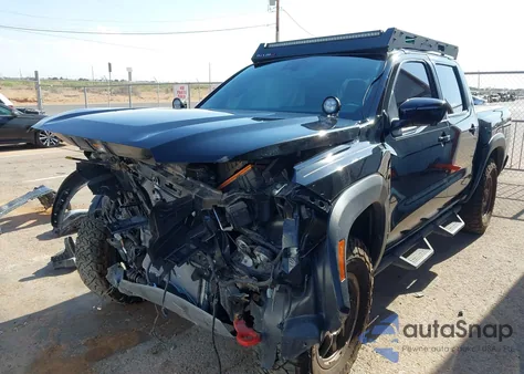 2023 Nissan Frontier Pro-4X 4X4 z USA, uszkodzony, nr VIN 1N6ED1EK3PN671800